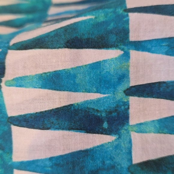 Hatley Geometric Print Tiered Ruffle Sleeve Vneck Tank Blouse - Picture 12 of 12